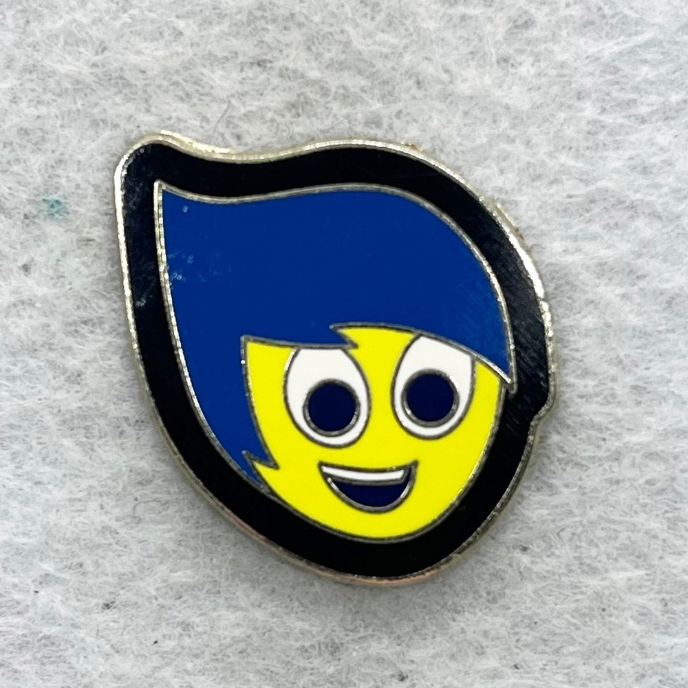 🔮 5/$25 Disney Pixar Inside Out Joy Pin